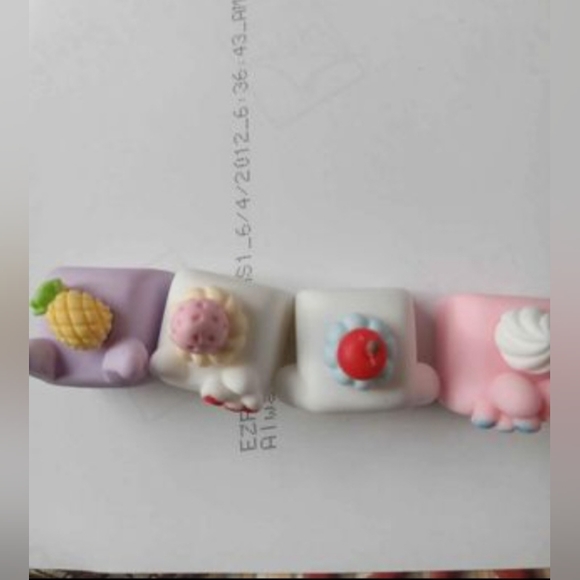 Sanrio Characters Cute & Tiny Synthetic Deserts - Picture 3 of 3